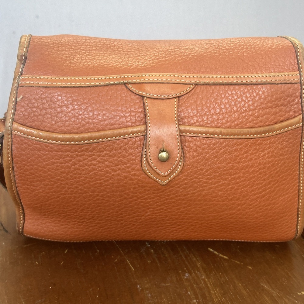 Vintage Dooney Bourke Essex All Weather Saddle Leather Crossbody Bag Purse - Picture 4 of 16